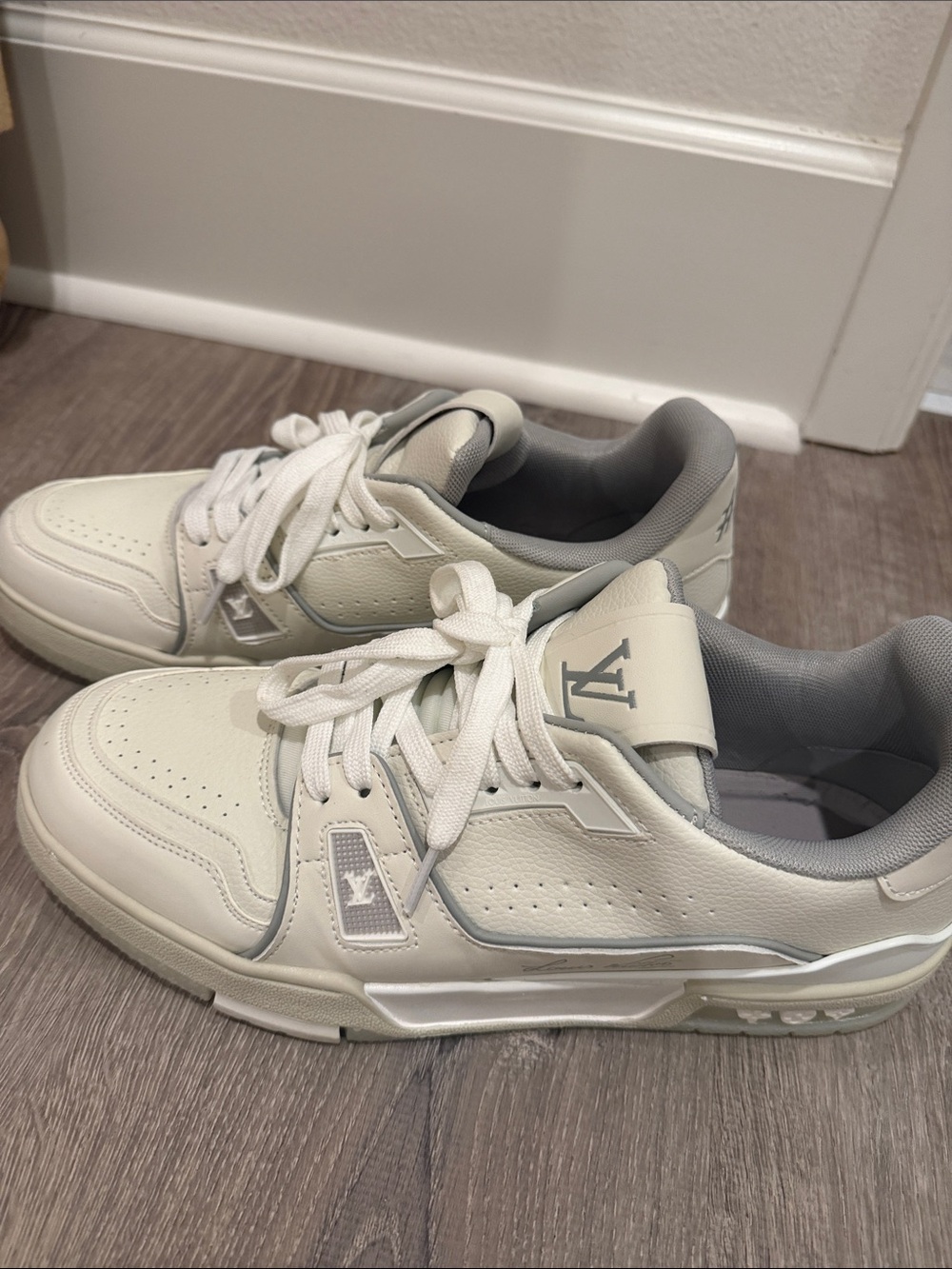 Luxury White/Gray Men's Leather Sneakers